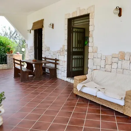 Rosa - Ai Piedi Dell'etna Holiday home Brucoli