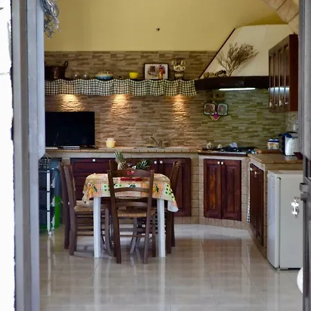 Rosa - Ai Piedi Dell'etna Holiday home *
